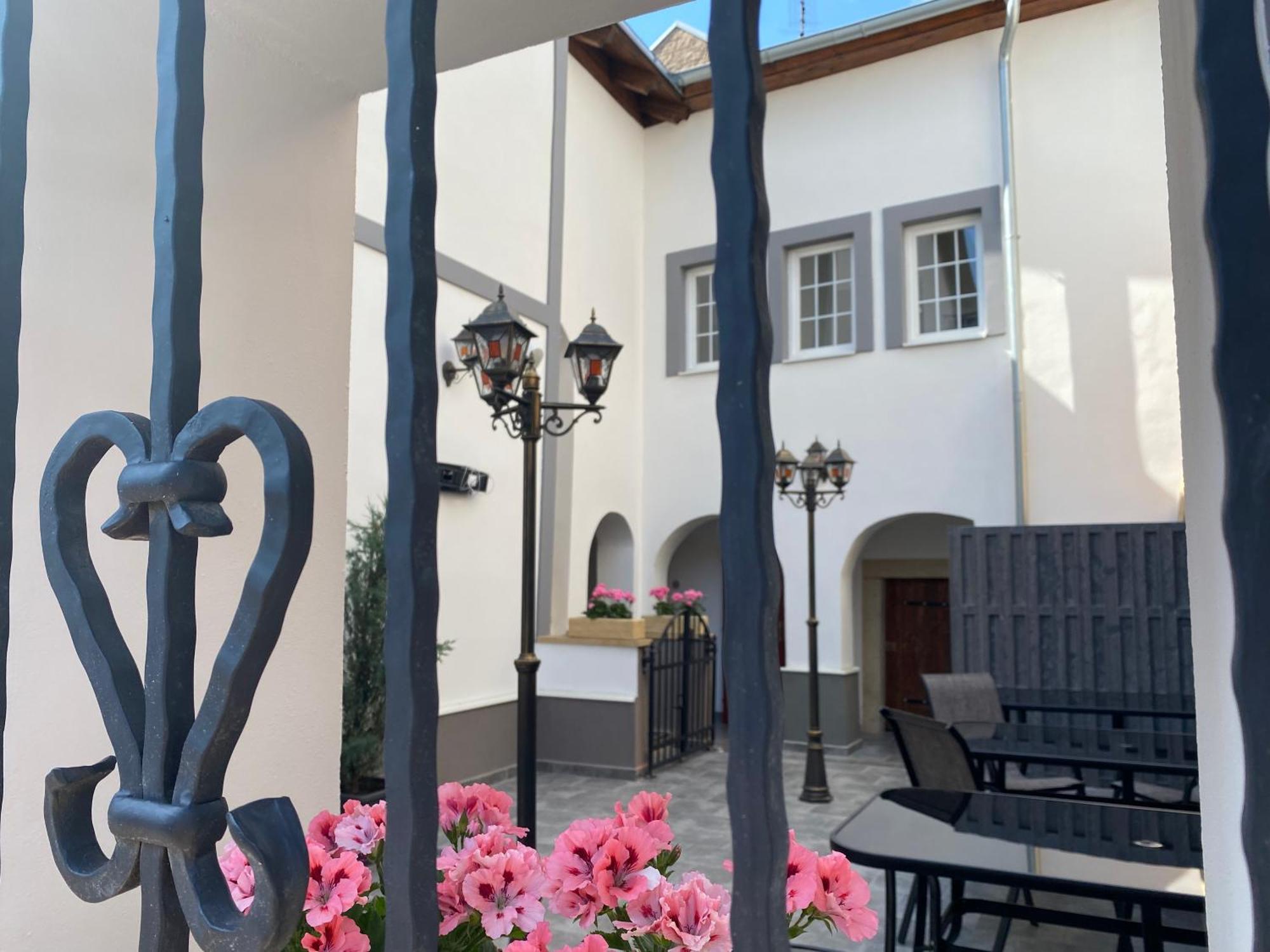 Sg Apartmanovy Dum Hořice المظهر الخارجي الصورة